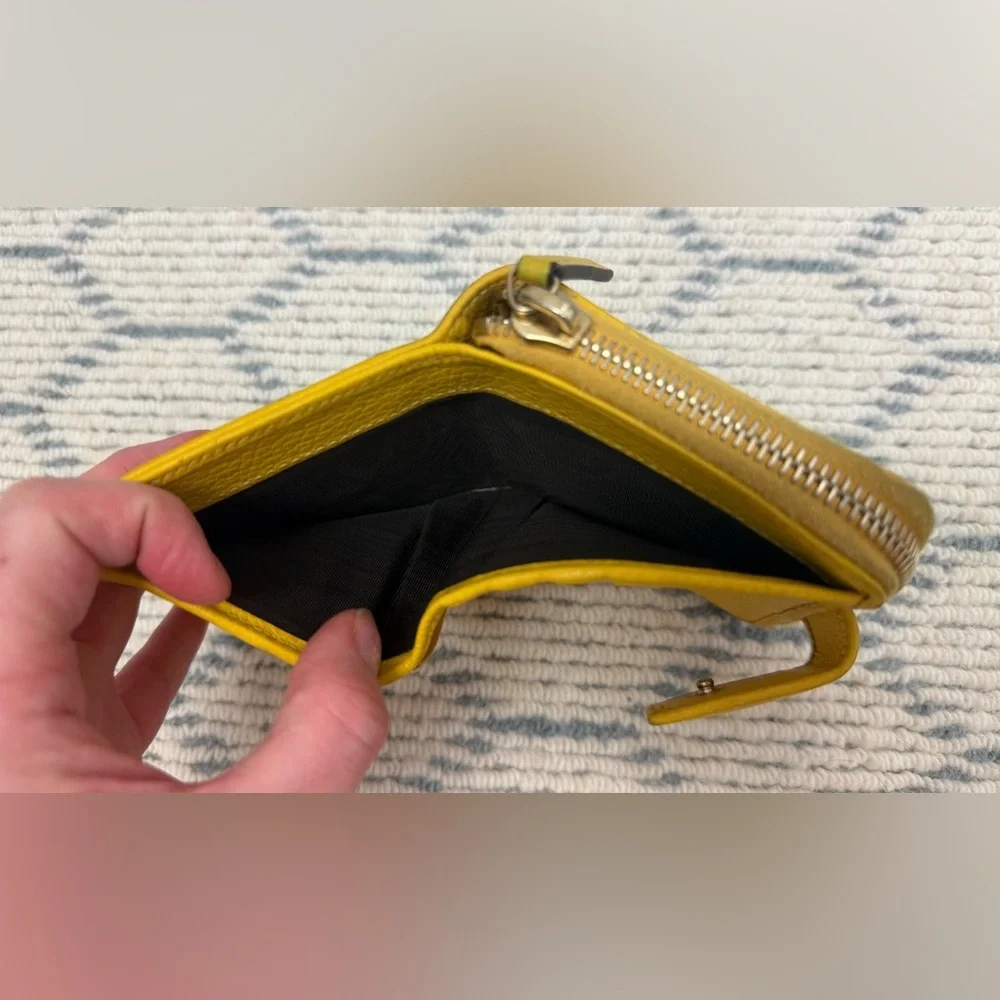 GUCCI GG Monogram Canvas Yellow Leather Bifold Zip Around Wallet Made in Italy